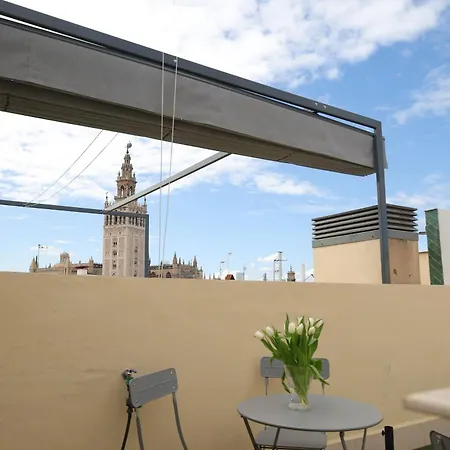 Guzman El Bueno Apartment *