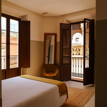 Guzman El Bueno Apartment