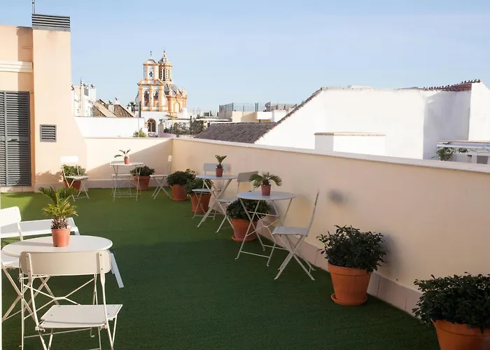 Guzman El Bueno 公寓